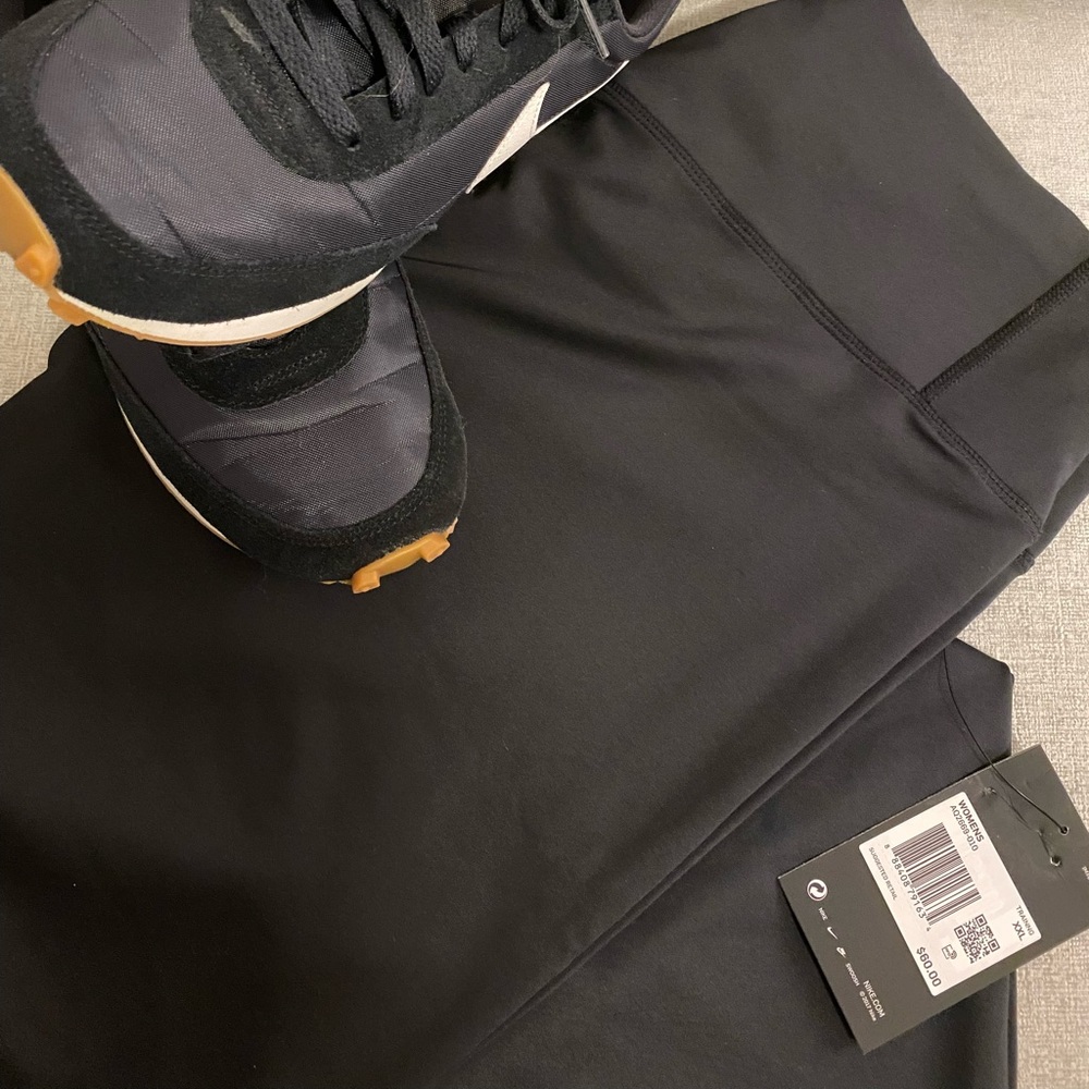 Womens Nike Power yoga pants. Mid Rise, Dri Fit
